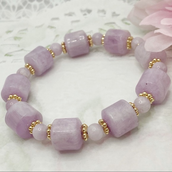 Nature Purple Spodum Quartz Bracelet - Picture 1 of 9